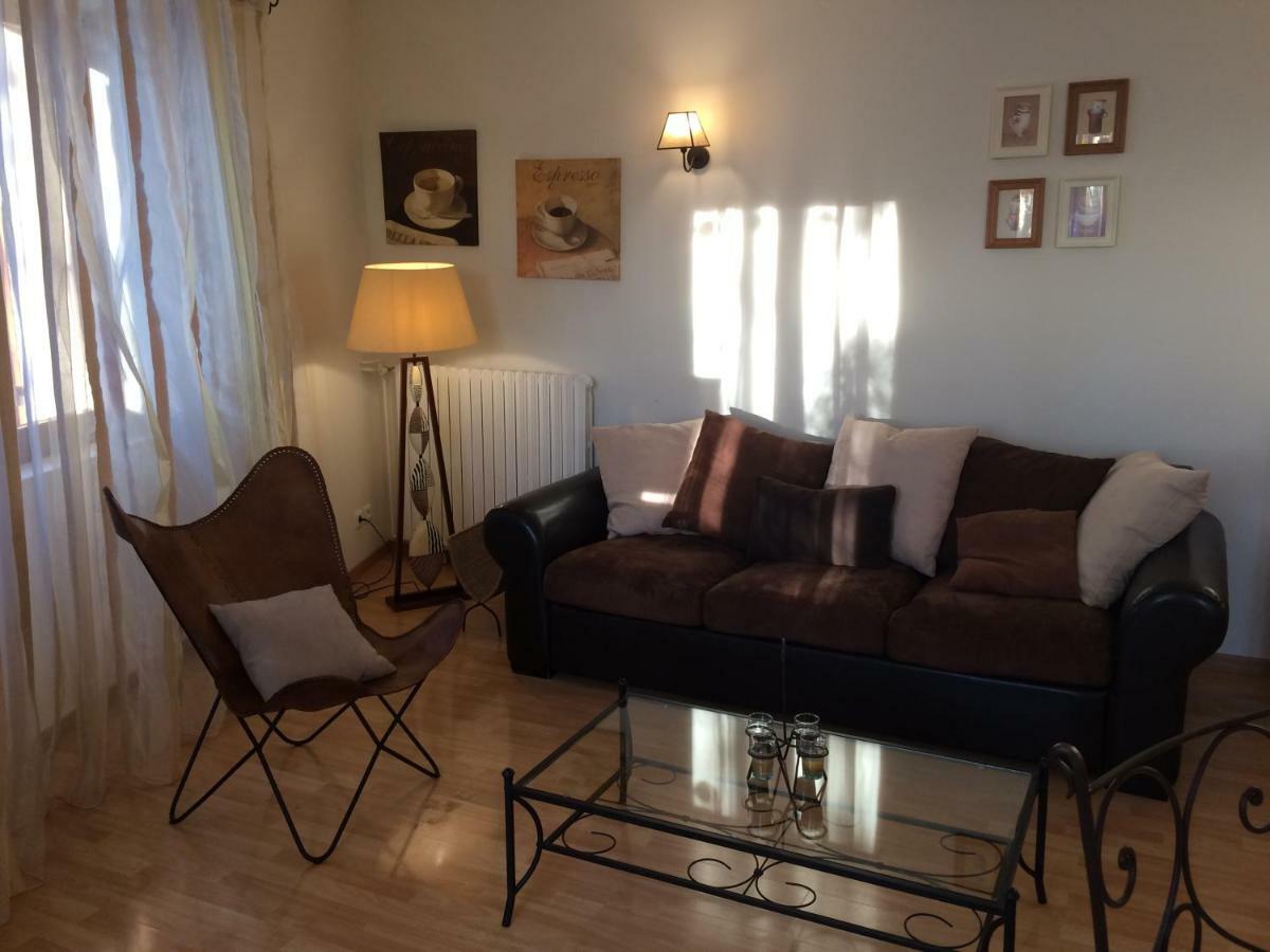 La Maison De Valentine Jarjayes Esterno foto